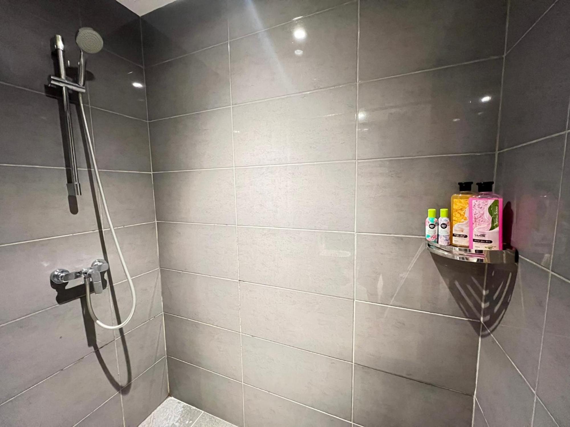 Oceanbay2 Seaview 6Pax Studio Netflix A-18-12 Kuantan Exteriör bild